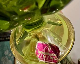 Vtg. Viking green vase w/Original Sticker