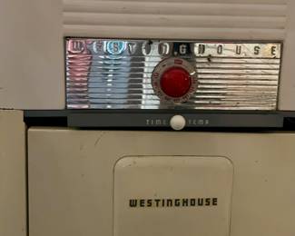 Westinghouse slow cooker w/cabinet