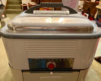 Westinghouse slow cooker w/cabinet