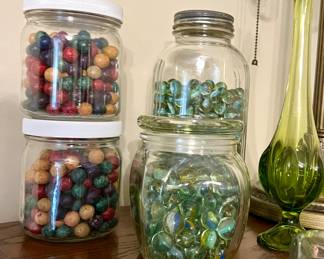 Vtg. Clay and Cat's Eyes marbles