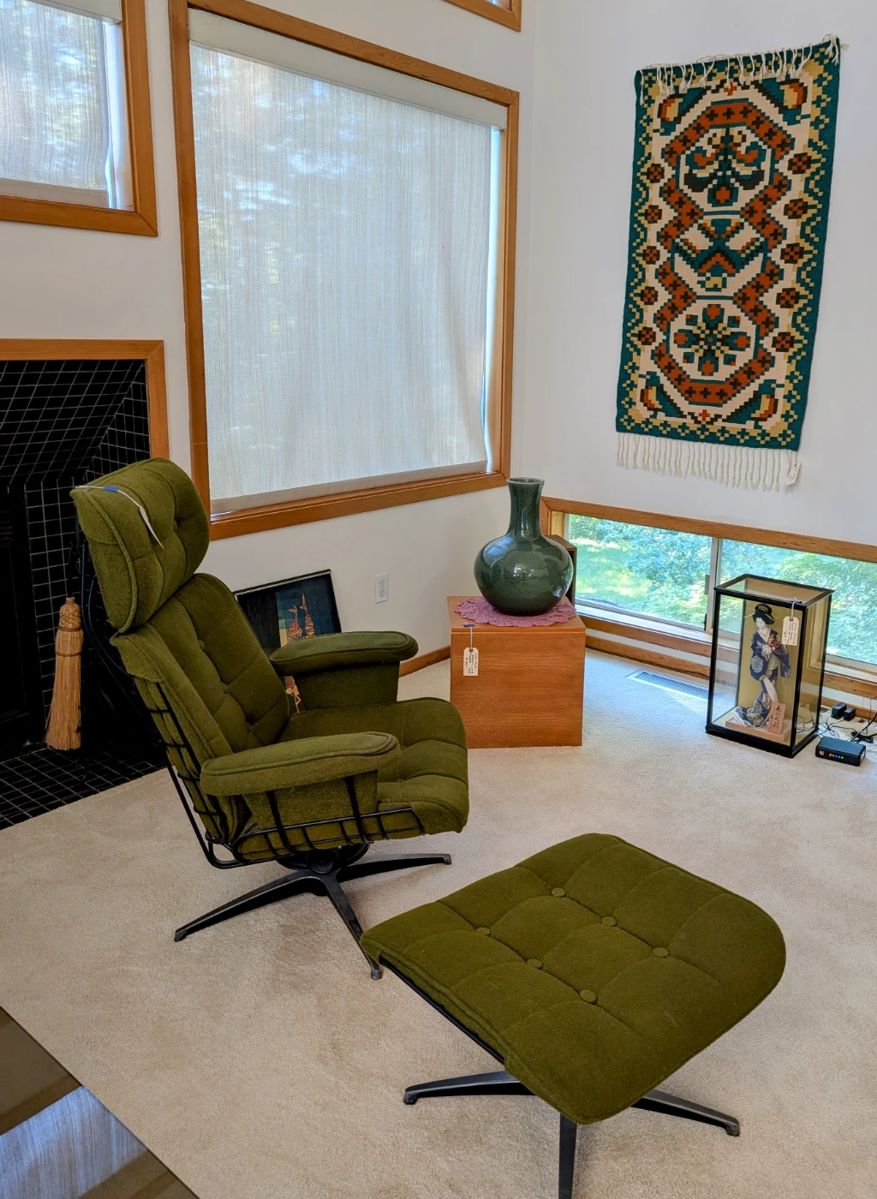 Fabulous rug woven by owner, MCM wire frame lHomecrest ounge chair and ottoman 'Bottemiller', extra large celadon vase 
