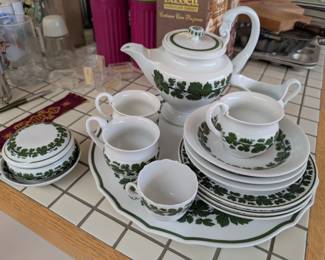 Meissen Full green vine tea set & dishes