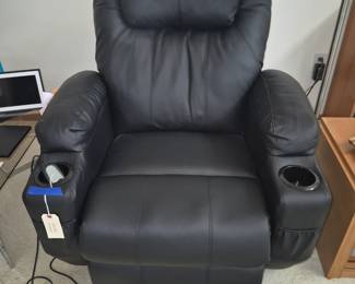 Self lifting arm chair