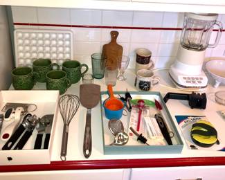 Kitchen utensils, mugs, KitchenAid blender