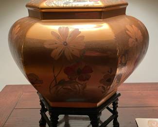 Asian Motif Table Lamp