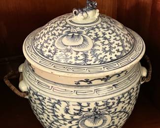 Large Blue & White Porcelain Foo Dog Covered Pot