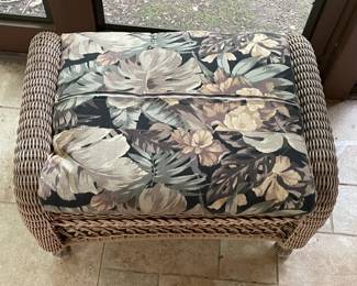 Outdoor Wicker Ottoman W/ Cushion