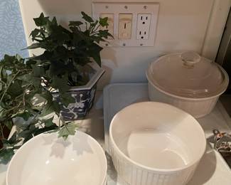 Assorted Kitchenware