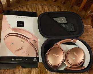 Bose Limited Edition Quiet Comfort 35 II Headphones W/ Case