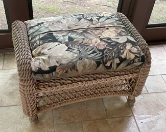 Outdoor Wicker Ottoman W/ Cushion