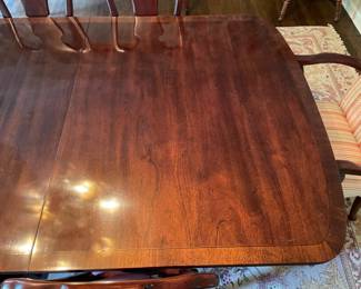 Elegant Wooden Dining Room Table W/ Leaf & 8 Chairs