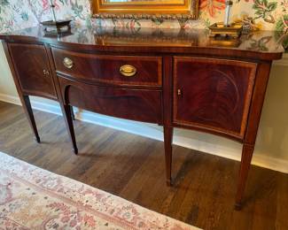 Henredon Elegant Sideboard Buffet Dining Room Cabinet