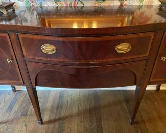 Henredon Elegant Sideboard Buffet Dining Room Cabinet