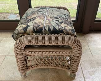 Outdoor Wicker Ottoman W/ Cushion