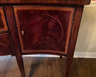 Henredon Elegant Sideboard Buffet Dining Room Cabinet