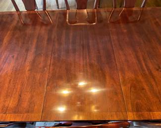 Elegant Wooden Dining Room Table W/ Leaf & 8 Chairs