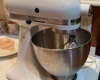 Kitchen-Aid Mixer