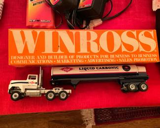 Winross Tanker Truck W/ Box