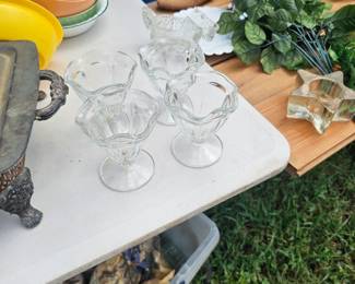 Small sundae glasses.