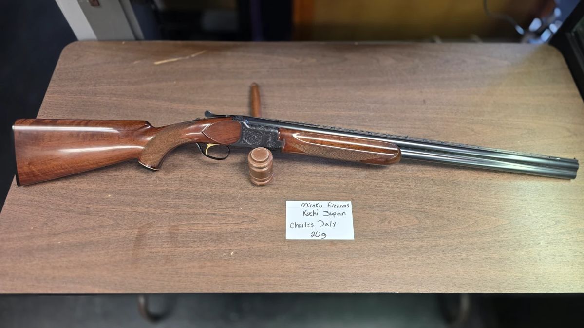 Miroku Firearms Kochi Japan, Charles Daly 20g shotgun with original box (Very nice )