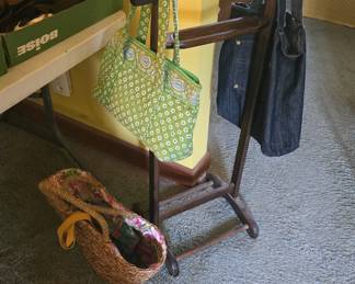 purses and more 