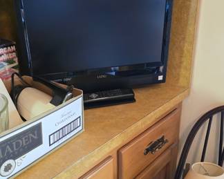 vizio flat screen with remote 