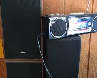 speakers come with amp 