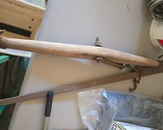 vintage scale / primitives 