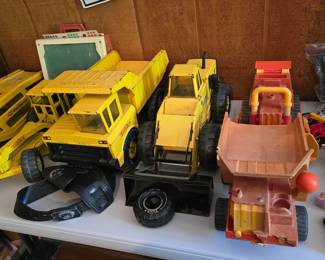 vintage action figures and toys from the 70s& 80s, matchbox, hot wheels, MOTU, transformers, tonka trucks and more 