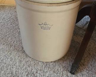 crown crock with lid 