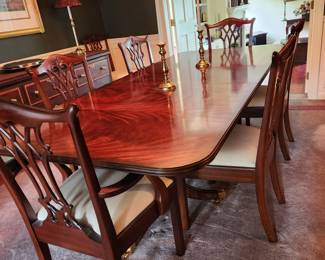 Dining table w 8 chairs and 1 leaf, by Maitlin-Smith