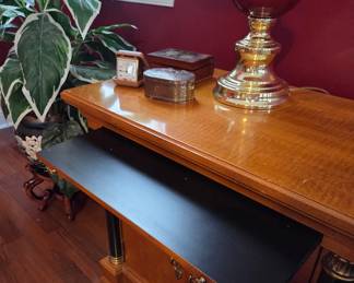 Thomasville Grand Classics Biedermeier Nightstand