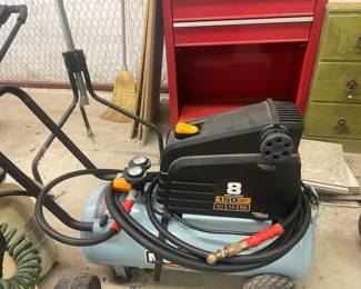 MCGRAW 8 Gallon Oil Free Portable Air Compressor 1.5 HP Motor, 150 PSI