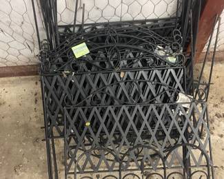 Yard garden fence