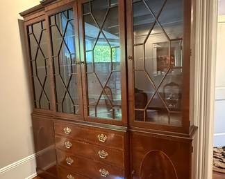 Baker Furniture Mahogany Georgian Style Breakfront Bookcase/Hutch