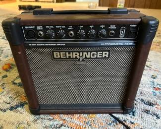 Behringer Amplifiet - AT108