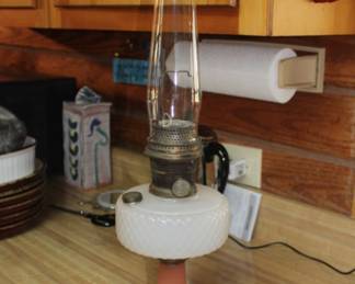 1937 Oil Lamp, Aladdin Kerosene Diamond Quilt Pattern