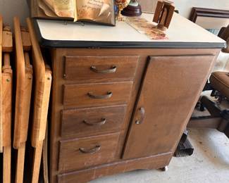 ROLLING VINTAGE KITCHEN ISLAND/WORK BENCH