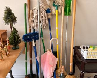 CLEANING AND HOUSEHOLD SUPPLIES