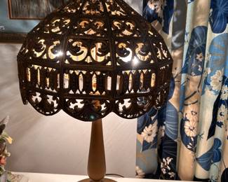 beautiful metal base lamp, antique, very unusual