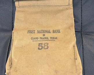 VINTAGE LOCKING BANK BAG FROM LOCAL BANK