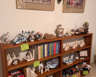 ART, BOOKS, BOOKSHELF