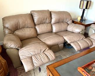 Leather sofa - 2 manual recliners