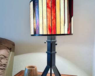 Dale stained glass lamp
