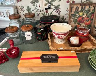 Measuring Cups, Vintage Anchor Hocking Canister Set 