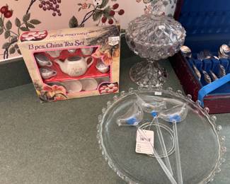 13 pcs China Tea Set, Glass Bird Plant Feeder 