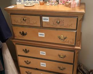 Bassett Chest of Drawers 