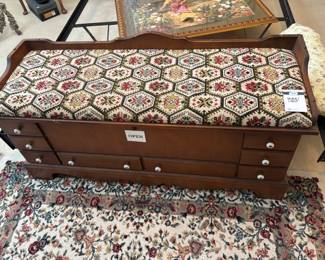 Bench/Chest, Area Rug