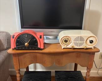 2 Vintage Radios