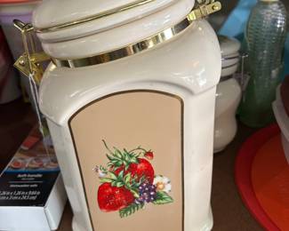 Wonderful Strawberry cannister
